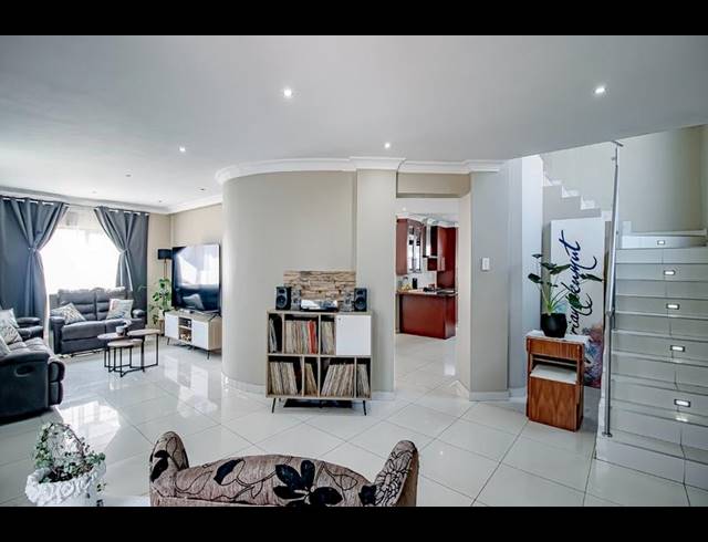 4 BEDROOM HOUSE FOR SALE IN MONTANA PARK